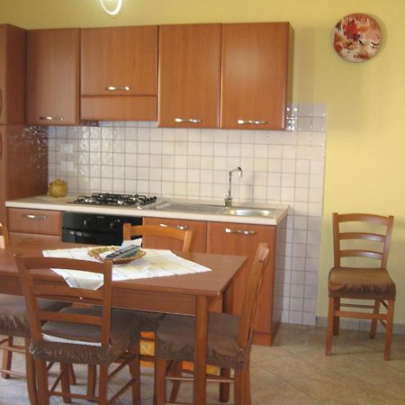 Rosy'S Apartments Trappeto  Luaran gambar