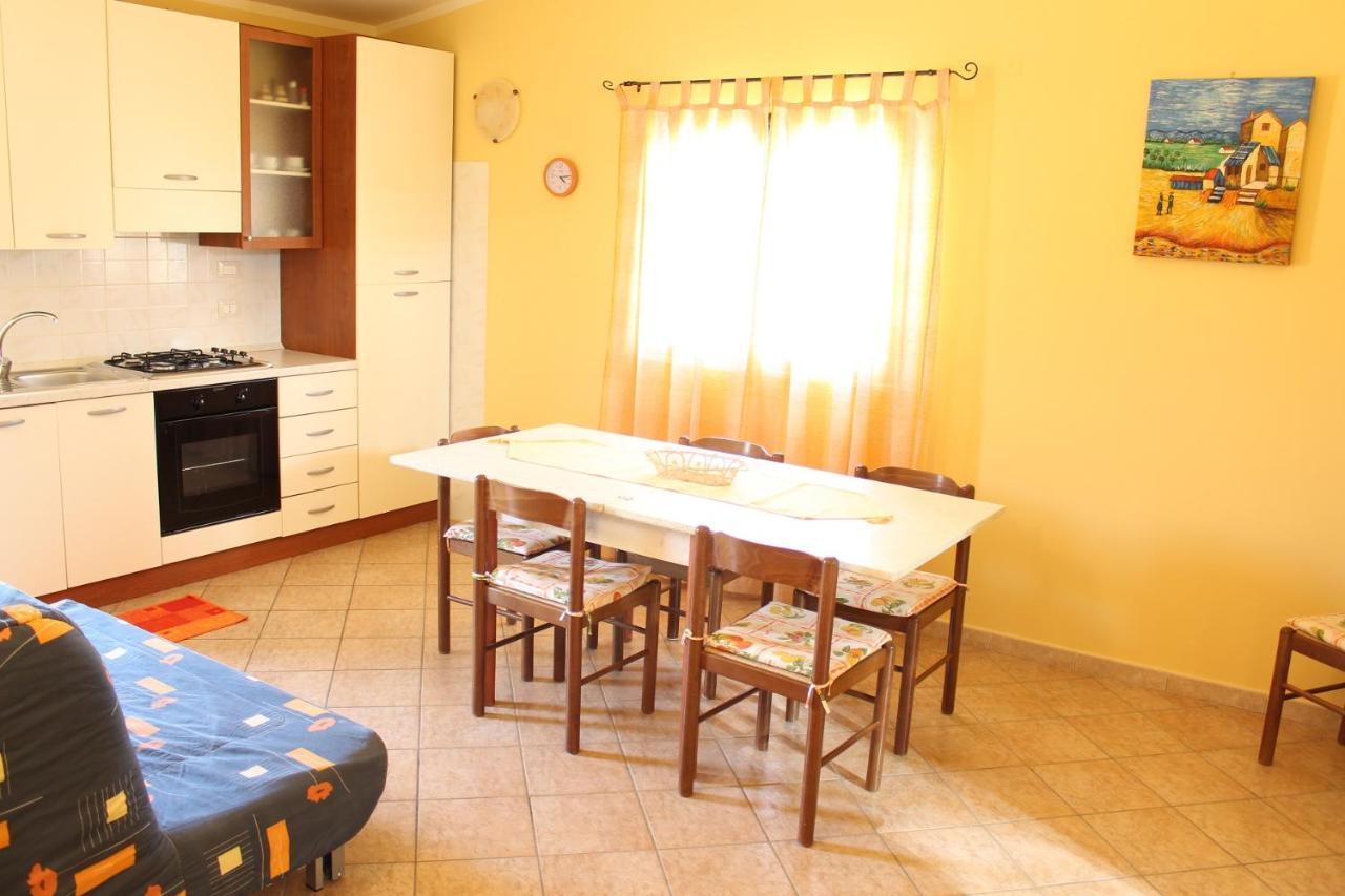 Rosy'S Apartments Trappeto  Luaran gambar