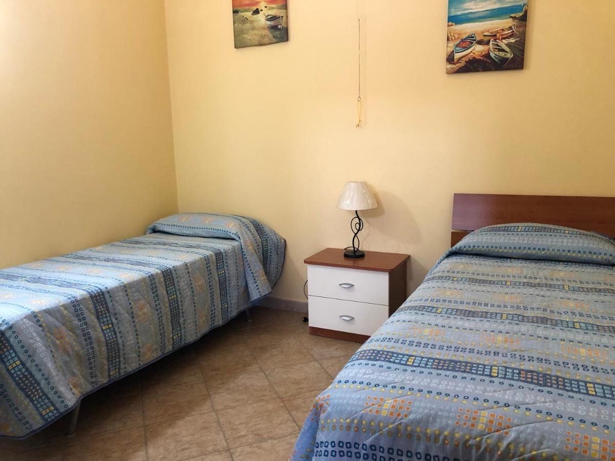 Rosy'S Apartments Trappeto  Luaran gambar