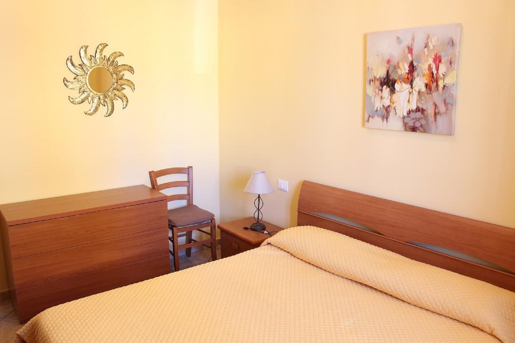 Rosy'S Apartments Trappeto  Luaran gambar