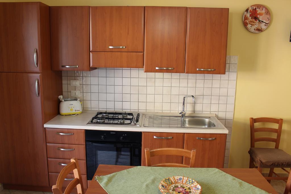 Rosy'S Apartments Trappeto  Luaran gambar