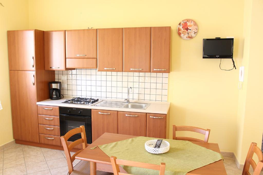 Rosy'S Apartments Trappeto  Luaran gambar