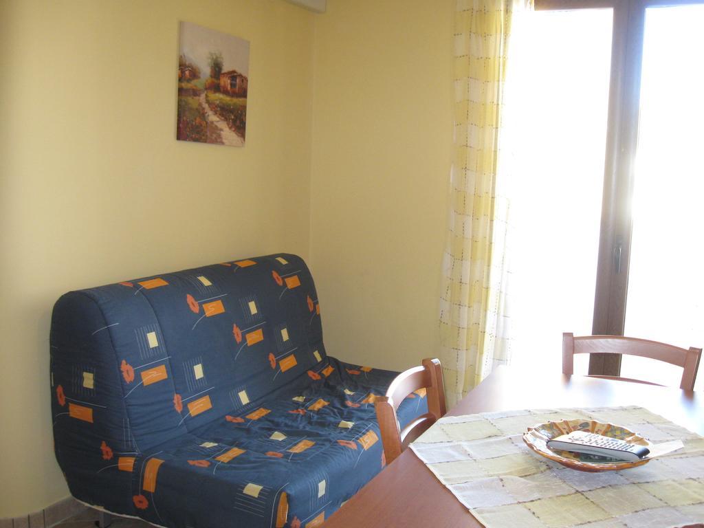 Rosy'S Apartments Trappeto  Bilik gambar