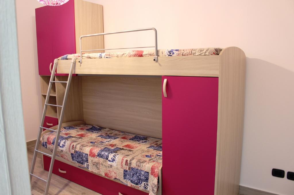 Rosy'S Apartments Trappeto  Luaran gambar