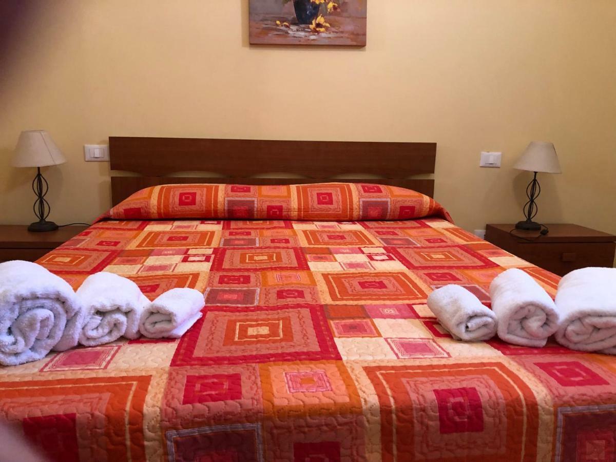 Rosy'S Apartments Trappeto  Luaran gambar