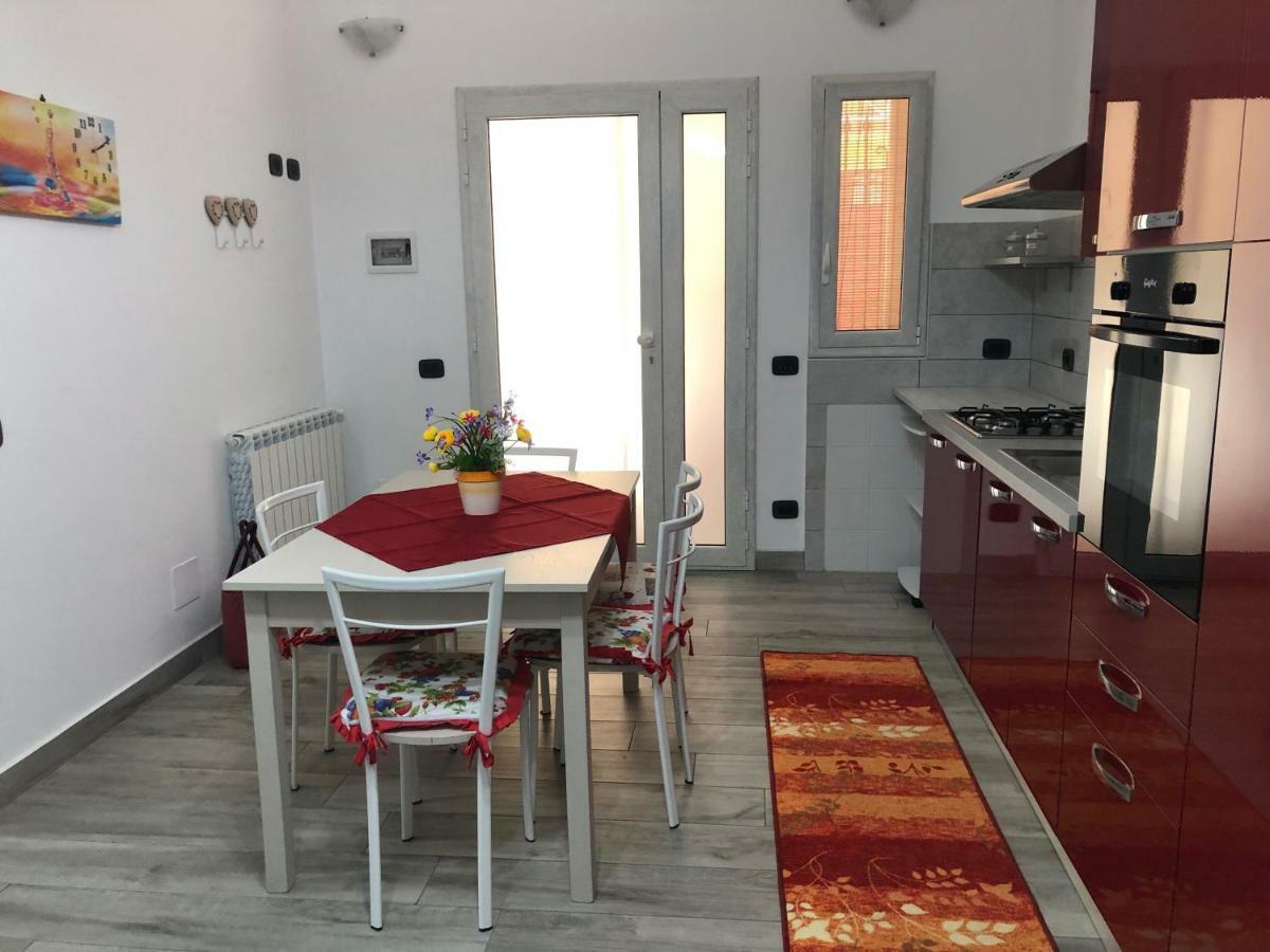 Rosy'S Apartments Trappeto  Luaran gambar